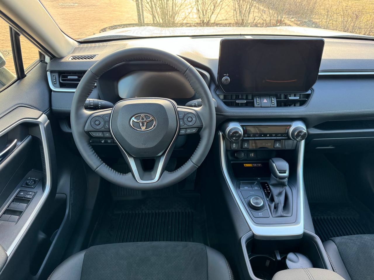 ilgtermina-noma-toyota-rav4-hybrid-suv-2-5-hybrid-dynamic-force