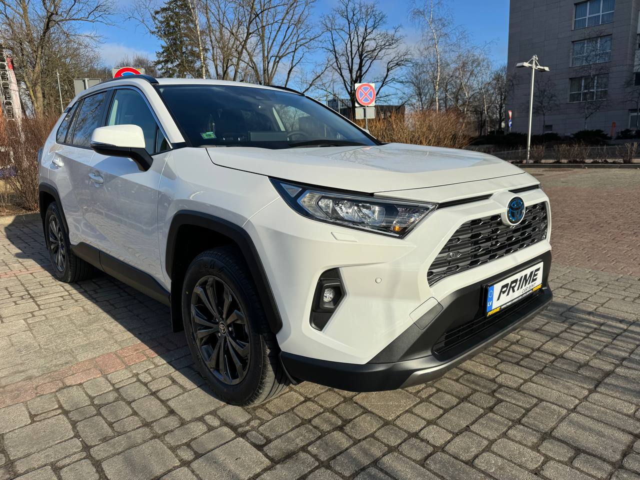 ilgtermina-noma-toyota-rav4-hybrid-suv-2-5-hybrid-dynamic-force5